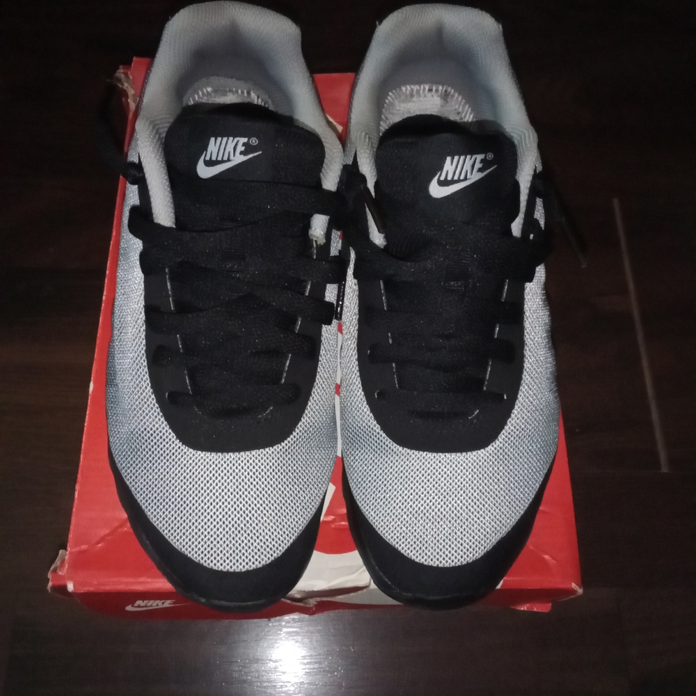 Nike Air Max Invigor GS Kids Black & Gray Ombre Sneakers